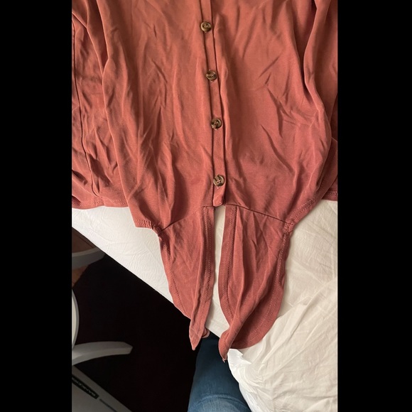 Silky smooth salmon top - Picture 6 of 6